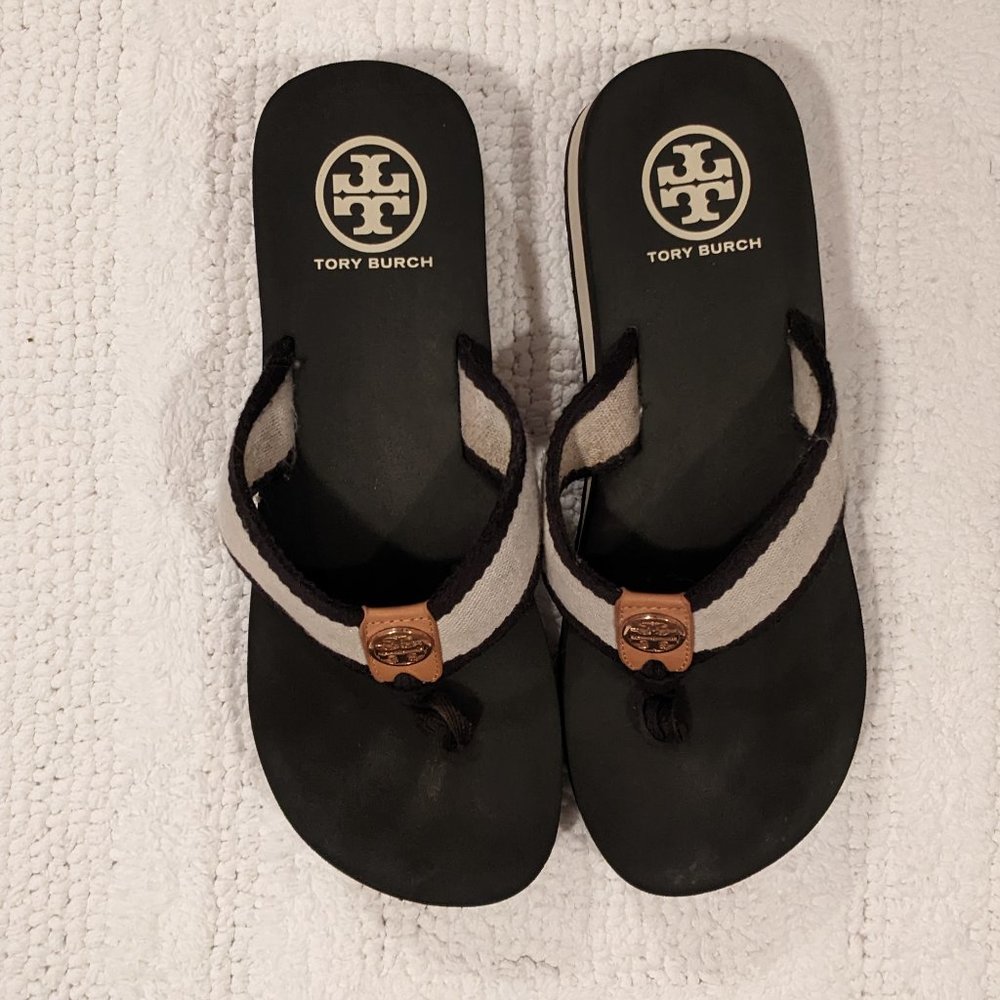 In great condition Tory Burch Flip Flops